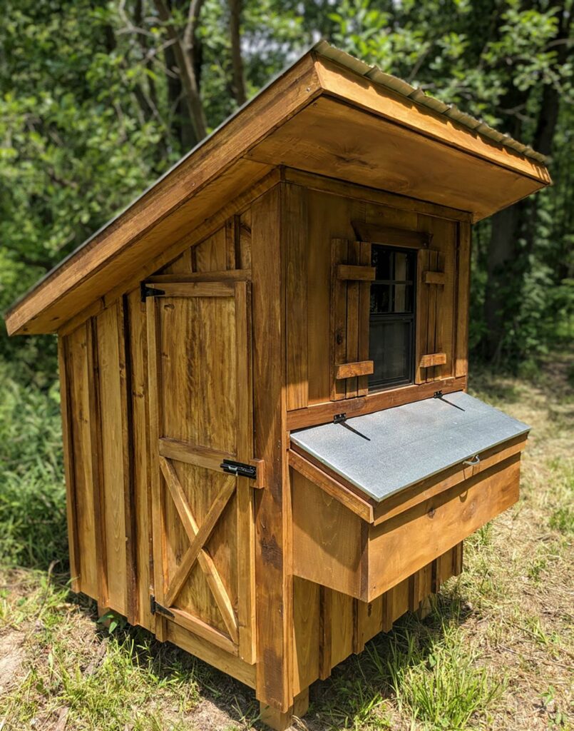 4x4 chicken coop exterior - side with door